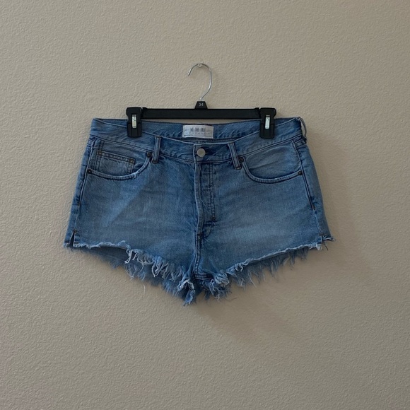 ~Host Pick~ Free People Stilt Cut Off Shorts - Picture 5 of 11